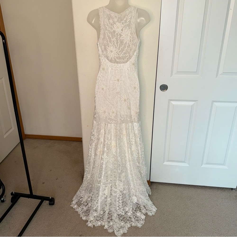 Stunning Beaded Sue Wong Nocturne Lace Wedding Dress - Size 4 - Picture 3 of 15
